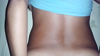 Llego mientras mi novio me da por atras