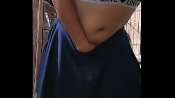 La noche que mi madrastra me mostro el placer