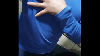 La noche que mi madrastra me mostro el placer