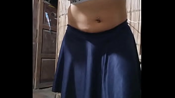 La noche que mi madrastra me mostro el placer