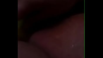 Novinha se masturbando