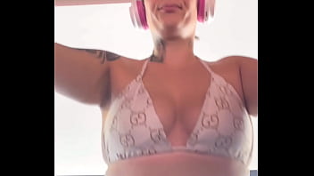 Minha buceta molhada na academia