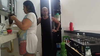 Mi cuñado llega a casa me seduce y terminamos follando dejándome toda la vagina llena de semen