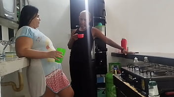 Mi cuñado llega a casa me seduce y terminamos follando dejándome toda la vagina llena de semen Mi cuñado llega a casa me seduce y terminamos follando dejándome toda la vagina llena de semen