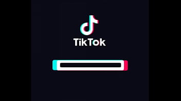 Bailo y se me ven grandes mis pechos