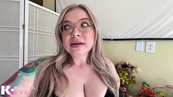 First date gone blonde babe shrinks squishes & vores scared tiny fighter