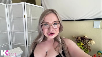 First date gone blonde babe shrinks squishes & vores scared tiny fighter