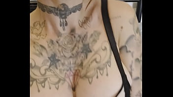 Viens vite dans mon espace fans je suis en show tous l après midi