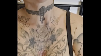 Viens vite dans mon espace fans je suis en show tous l après midi