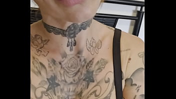 Viens vite dans mon espace fans je suis en show tous l après midi