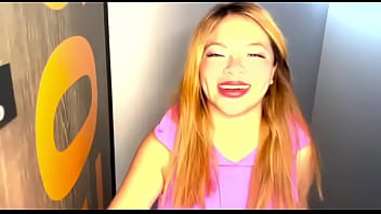 Voy a ver a mi amiga para hacer unos videos para redes sociales y nos ponemos hot