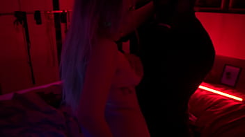 My stepsister is so hot i cant believe