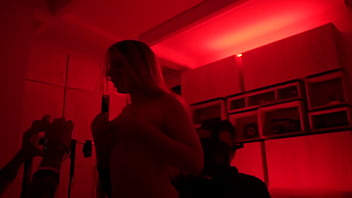 My stepsister is so hot i cant believe