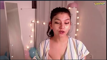 Latina tetona sabrosa en 14 de febrero