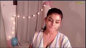 Latina Tetona Sabrosa En 14 De Febrero thumbnail