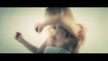 Blonde milf masturbated her shaved pussy