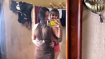 Madrasta safada do caraio não aguento a chupada da enteada na sua buceta e babo tudo na boca da safada