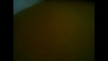 Casada dando d no sofa