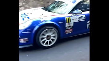 Novinha alemã acelerando