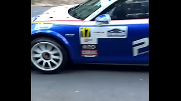 Novinha alemã acelerando