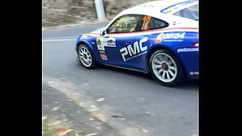 Novinha alemã acelerando