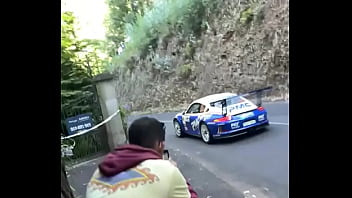 Novinha alemã acelerando