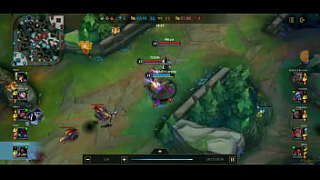 Homem aranha macetando vilões