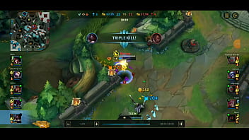 Homem aranha macetando vilões