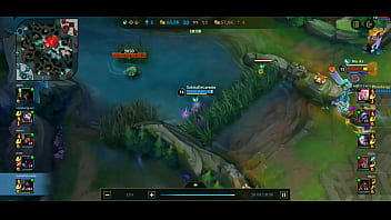 Homem aranha macetando vilões