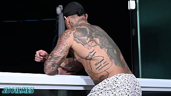 Loira da bunda gigante gostosa fudendo a luz do luar