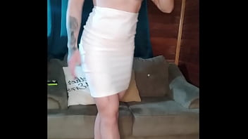 Ruiva gostosa provoca fãs praticando fetiche