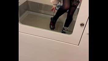 Bien plus à l’aise comme ça tu veut en voir rejoint moi