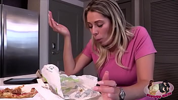 Inflacionada corporalmente por comida