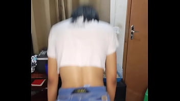 Dançando e rebolando