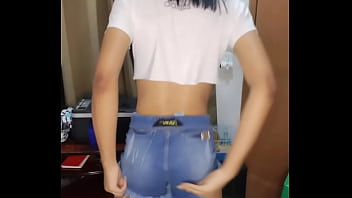 Dançando e rebolando