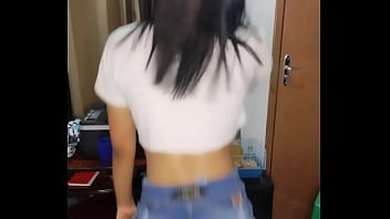 Dançando e rebolando