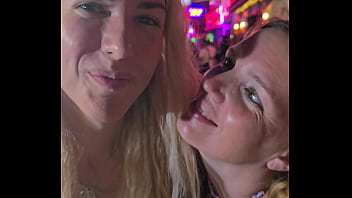 On A Passé Une Bonne Soirée à Bangkok Avec Tonio Et Lysia Notre Chérie thumbnail