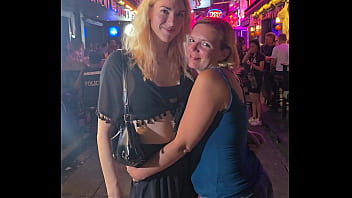 On a passé une bonne soirée à bangkok avec tonio et lysia notre chérie