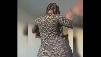 Beautiful babe shaking that bunda and looking pretty as hell