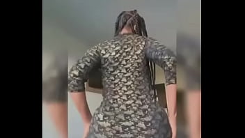 Beautiful babe shaking that bunda and looking pretty as hell