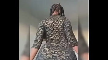 Beautiful babe shaking that bunda and looking pretty as hell