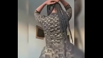 Beautiful babe shaking that bunda and looking pretty as hell