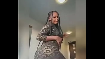 Beautiful babe shaking that bunda and looking pretty as hell