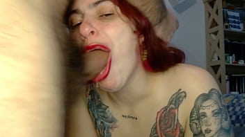 Redhead of tattoed body in sloppy facefuck with rough gagging