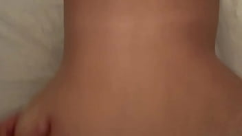 Bucetinha molhada levando pau