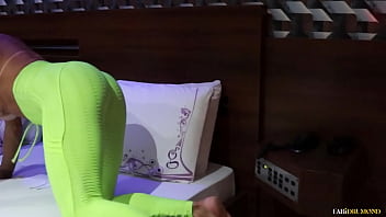 Milf gostosa faz treino intenso com seu personal trainer fodendo forte fabi drumond