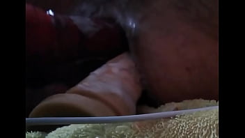 Jugando con dos dildos