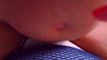 Mamei o entregador e ele gozou tudo dentro da minha buceta