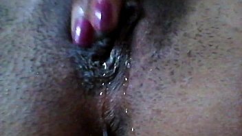 Novinha se masturbando