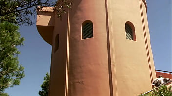 Big titted babe calls the bodybuilder to fuck her moist cock hungry pussy with his hard rod